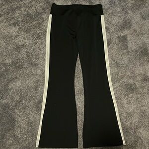 Xl Loft- Lou & Grey flare leggings